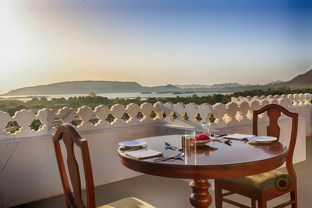 Fateh Niwas Bed & Breakfast Udaipur Bagian luar foto